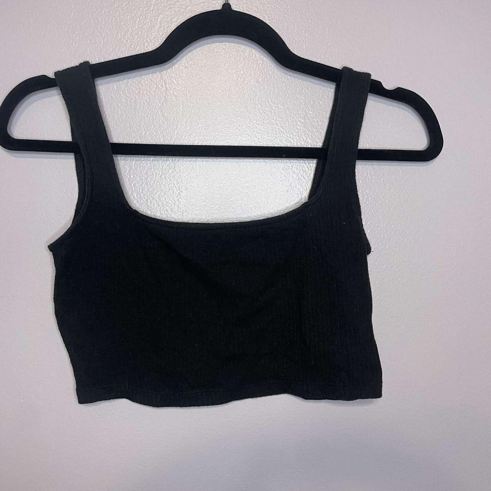 SO ribbed black cropped tank top